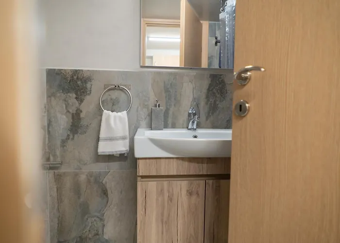 Freedom's Loft * Volos